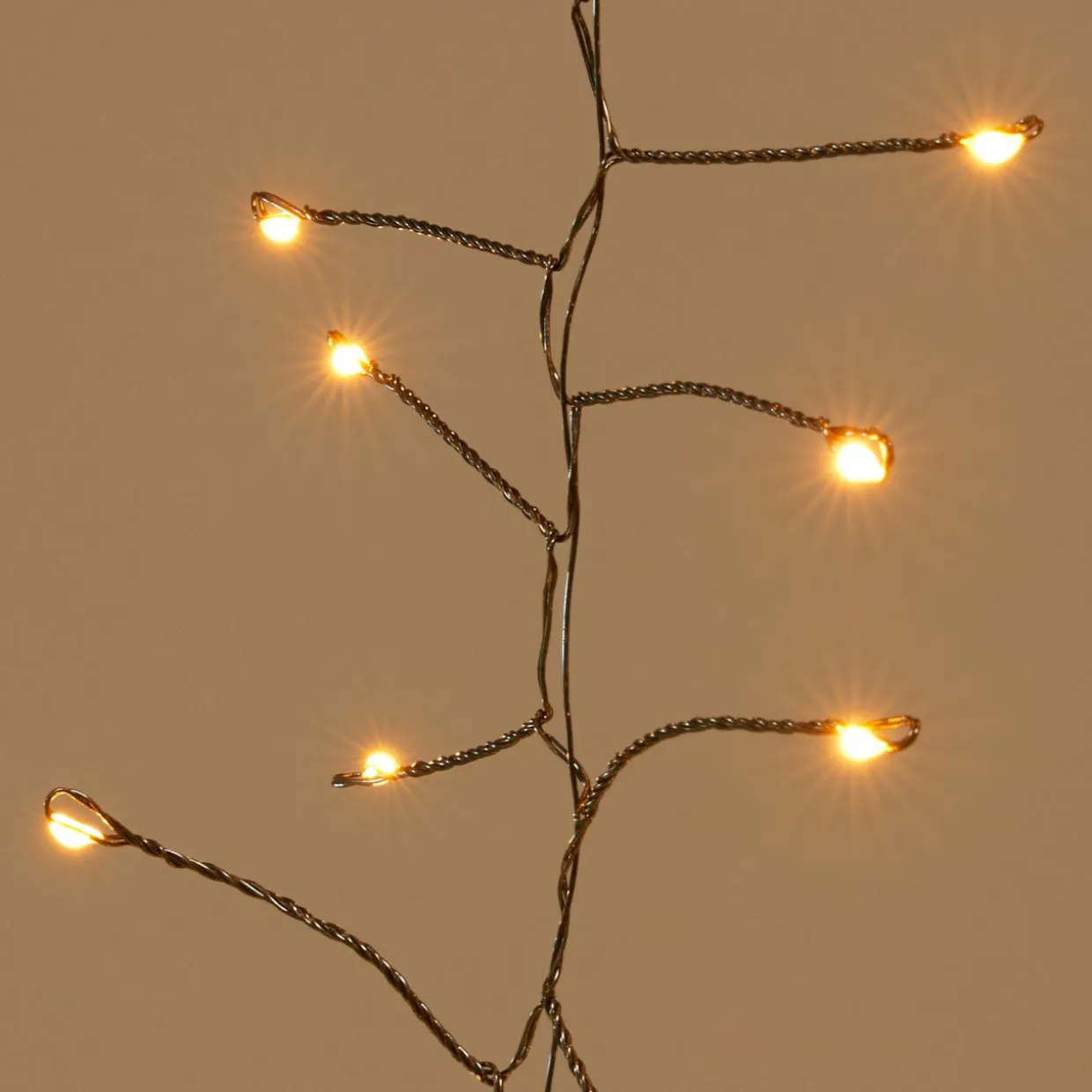 Cascade lumineuse 1 m 600 Micro LED câble noir 6 Descentes Blanc chaud doré