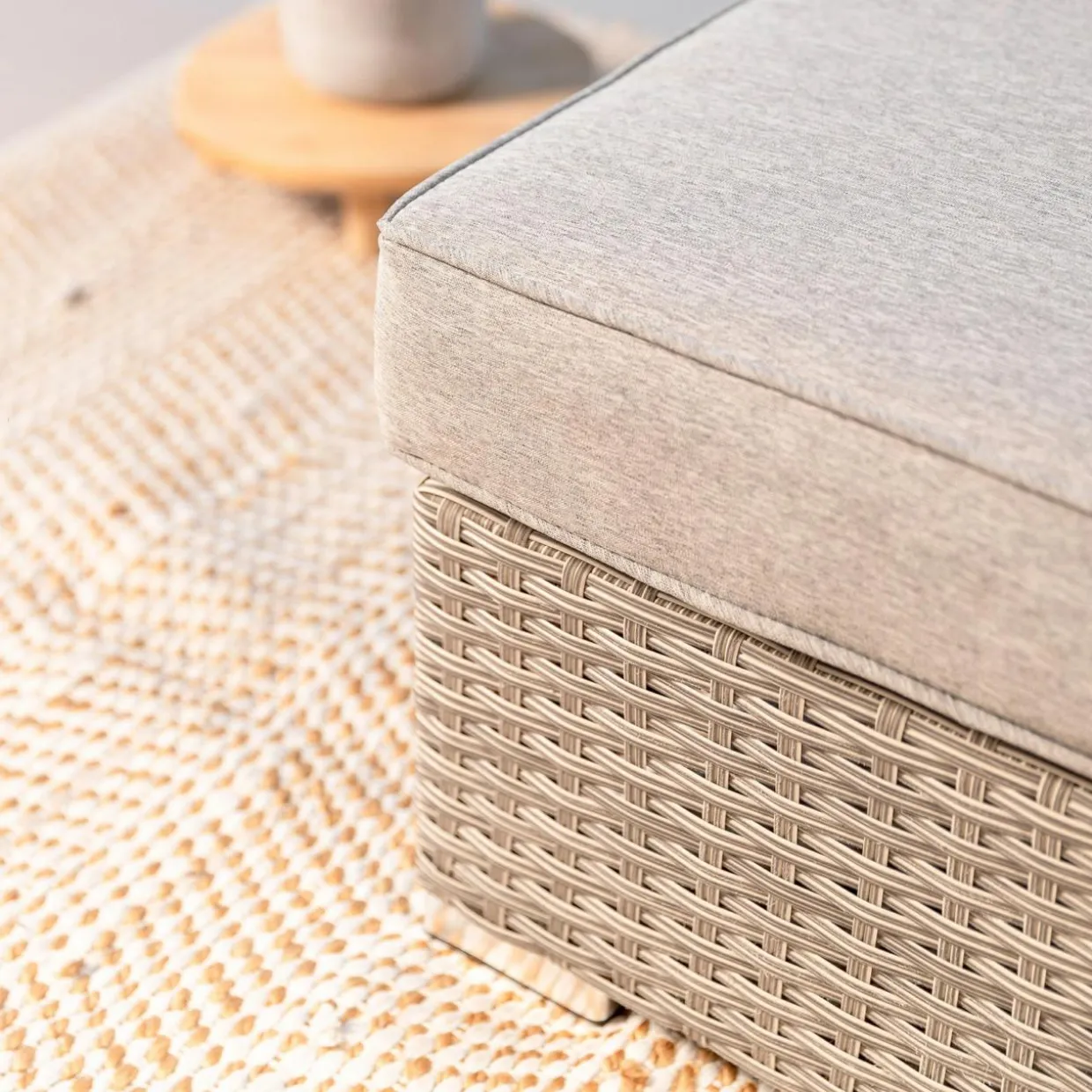 Chauffeuse de jardin en résine tressée Palma Gris et taupe