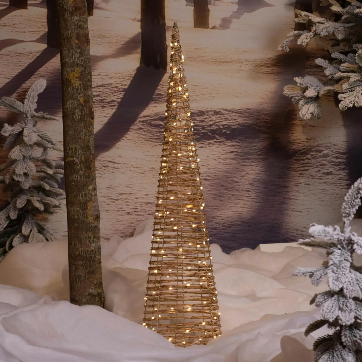 Cône lumineux 160 Micro LED (H90 cm) Résine tressée Naturel/Blanc chaud