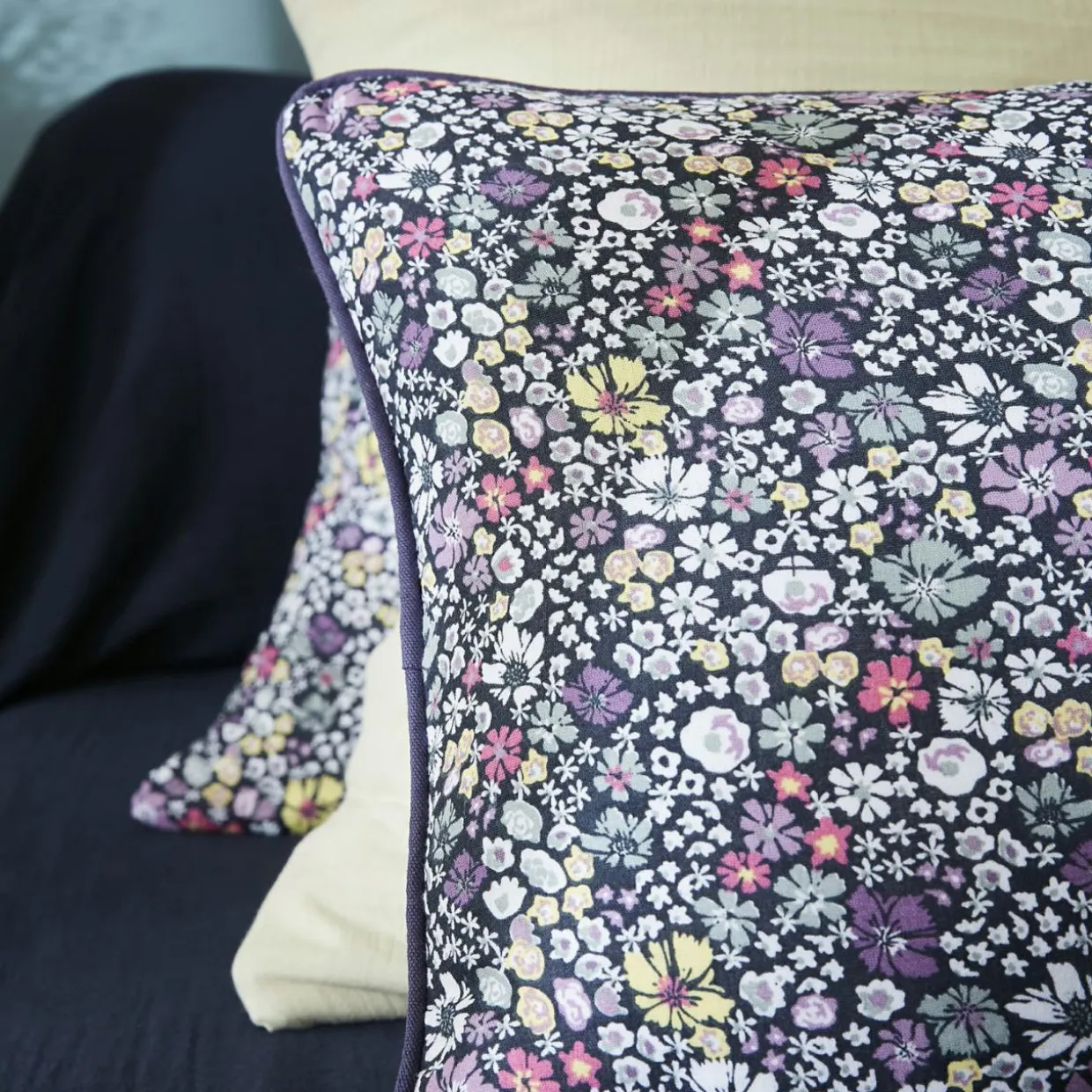 Coussin carré gaze de coton (45 x 45 cm) Elya Violet