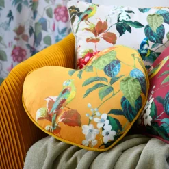 Coussin cœur effet soie (40 x 40 cm) Emmy Jaune moutarde