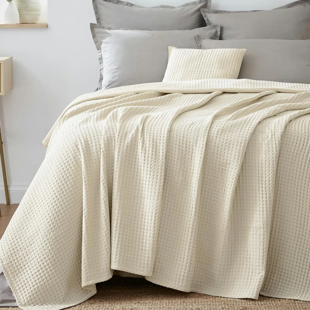 Couvre-lit coton nid d'abeille (180 x 220 cm) Maya Beige pampa