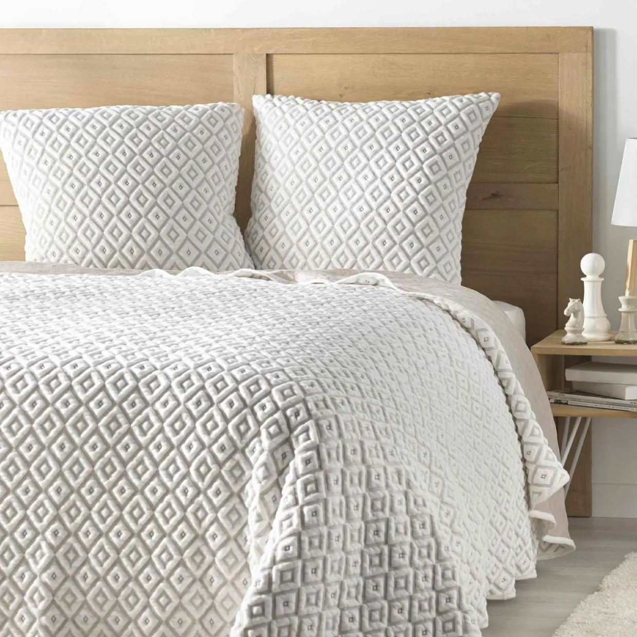 Couvre-lit et 2 taies d'oreiller (220 x 240 cm) Joana Beige