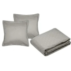Couvre-lit matelassé avec deux taies d'oreiller (240 x 220 cm) Cléo Taupe