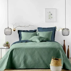 Couvre-lit matelassé et deux taies d'oreiller (220 x 240 cm) Romane Vert cédre