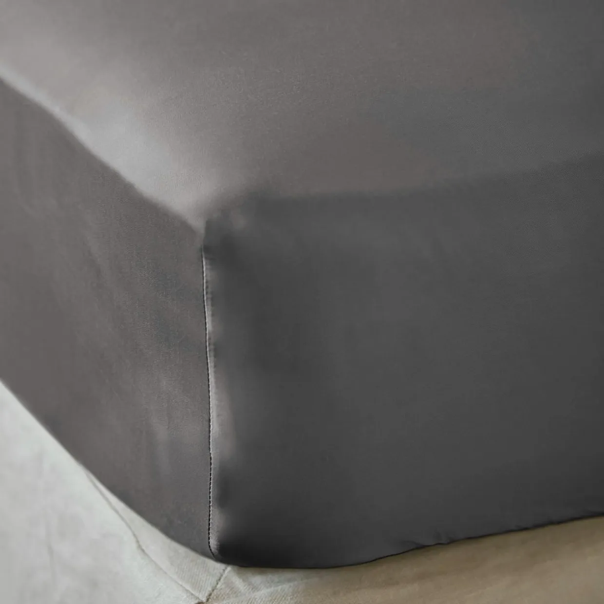 Drap housse satin de bambou (180 x 200 cm) Sienna Gris granit