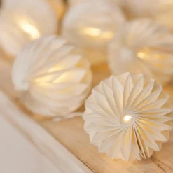 Guirlande lumineuse sur piles 2,25 m 10 LED Lanterne papier magnetique Blanc chaud