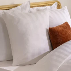 Housse de couette et deux taies satin de coton (240 x 220 cm) Isadora Blanche