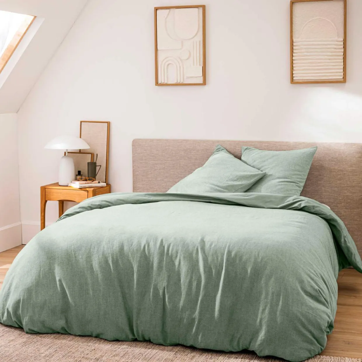 Housse de couette et deux taies d'oreiller coton (260 x 240 cm) Meline Vert sauge