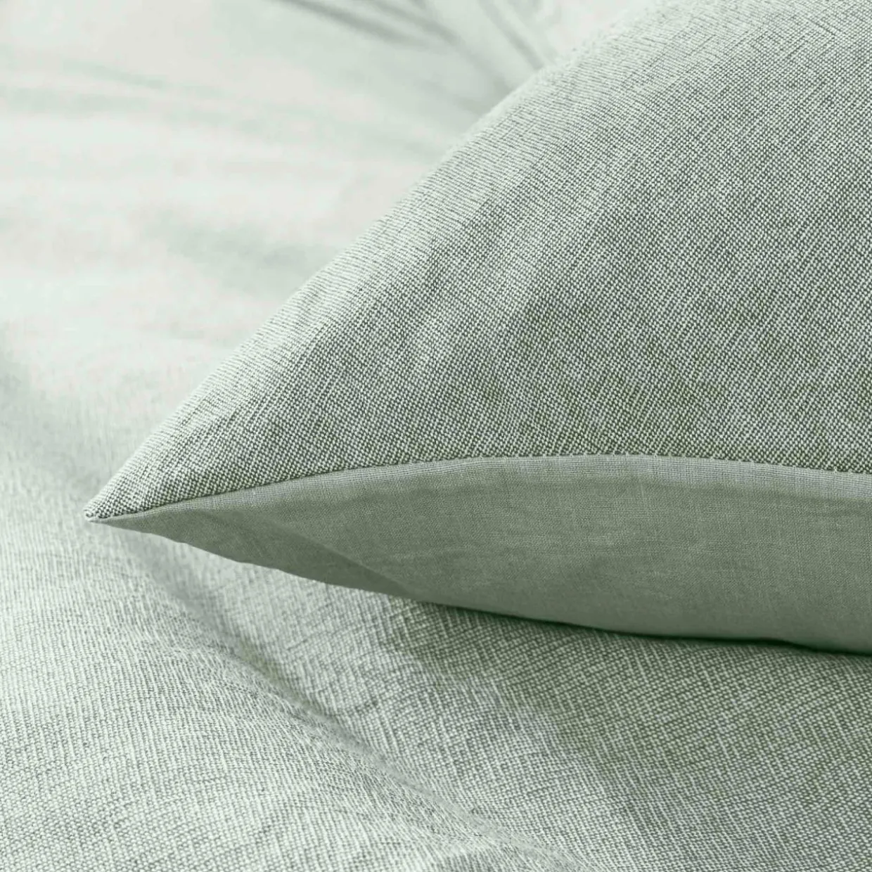 Housse de couette et deux taies d'oreiller coton (260 x 240 cm) Meline Vert sauge