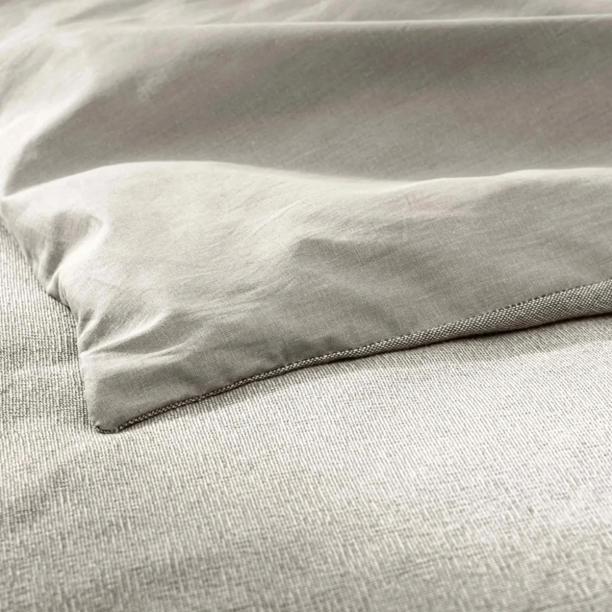Housse de couette et deux taies d'oreiller coton (240 x 220 cm) Meline Gris anthracite
