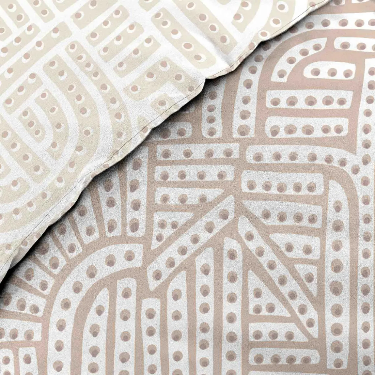 Housse de couette et deux taies d'oreiller percale de coton (260 x 240 cm) Eliot Beige