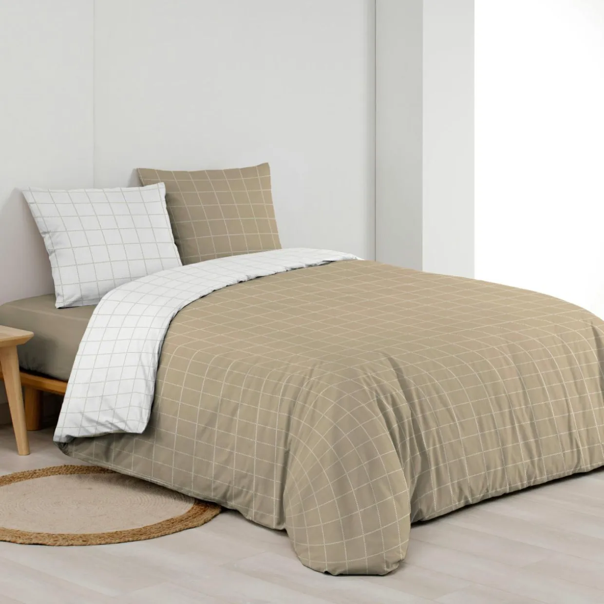 Housse de couette et deux taies d'oreiller en coton (240 x 220 cm) Cadria Blanc