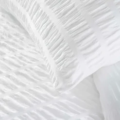 Housse de couette et deux taies microfibre plissée (240 x 220 cm) Plissia Blanche