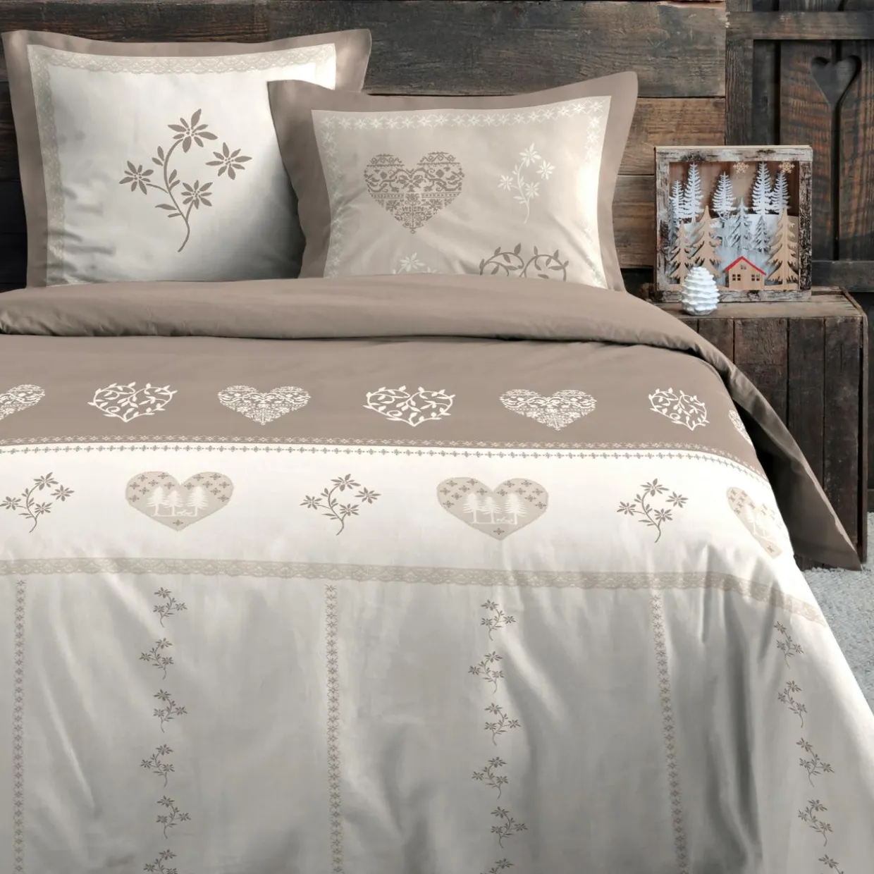Housse de couette et deux taies d'oreiller en coton (260 x 240 cm) Modane Ecru