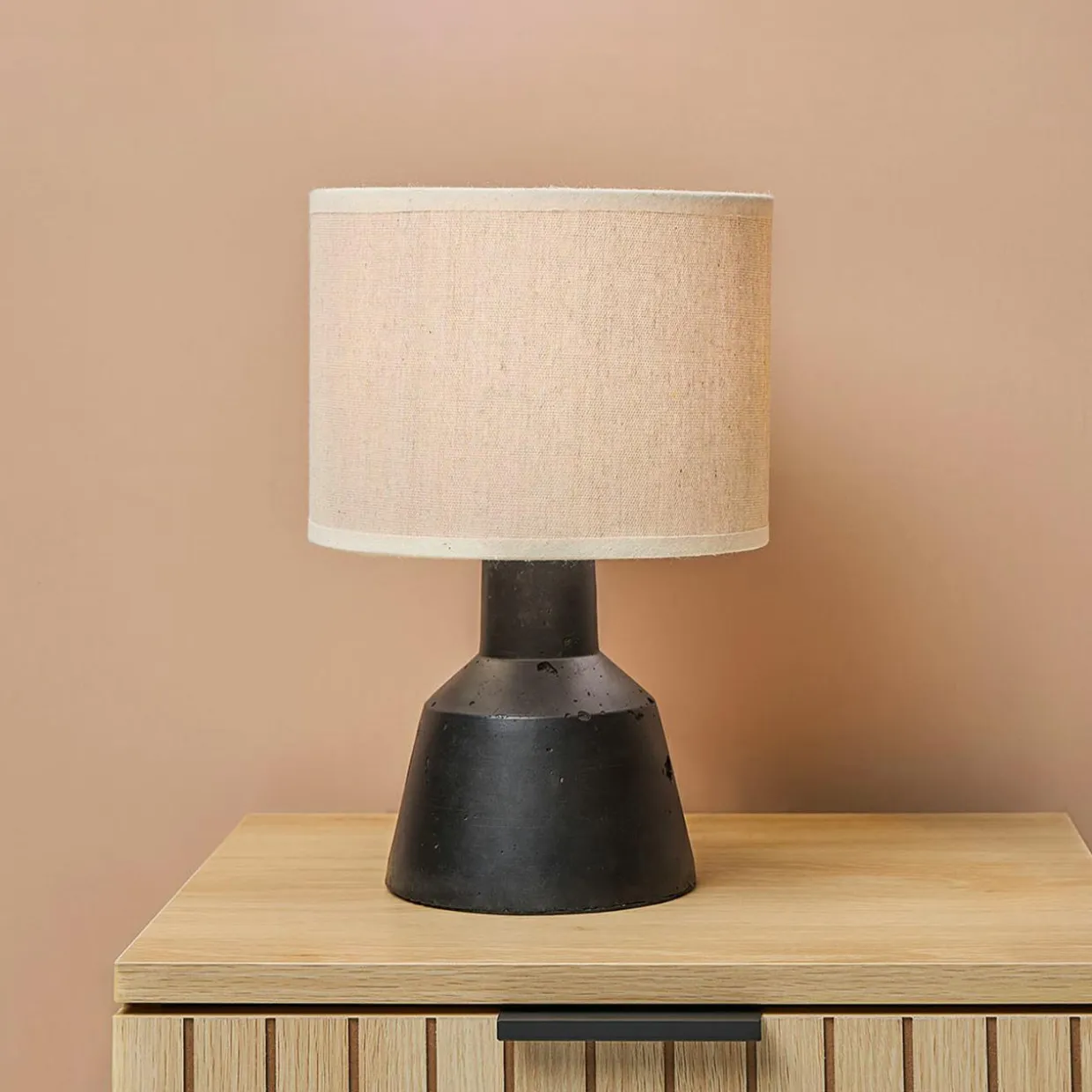 Lampe à poser en ciment (H29 cm) Portland Noir et beige
