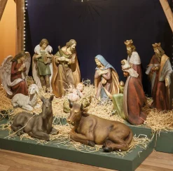 Les 11 grands santons (Hauteur 94 cm) de Paul