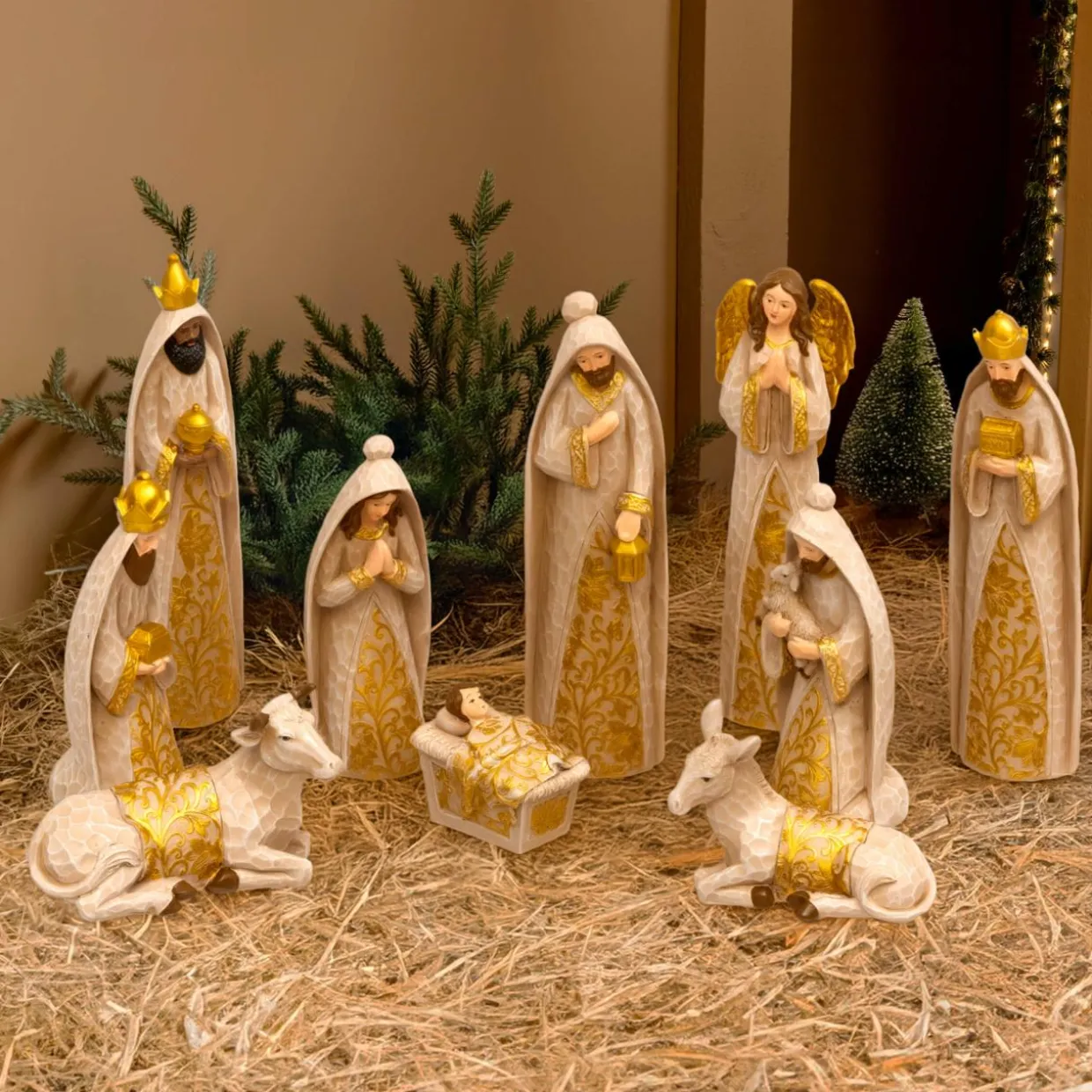 Lot de 10 santons (Hauteur 20 cm) D'Adonis