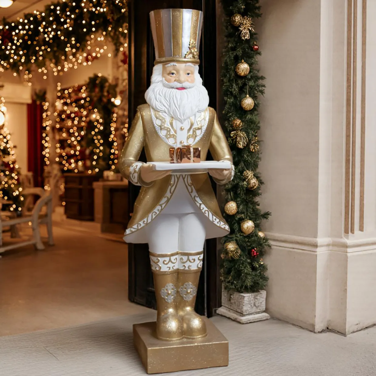 Père Noël Géant (H175 cm) Gabriel costumé Or