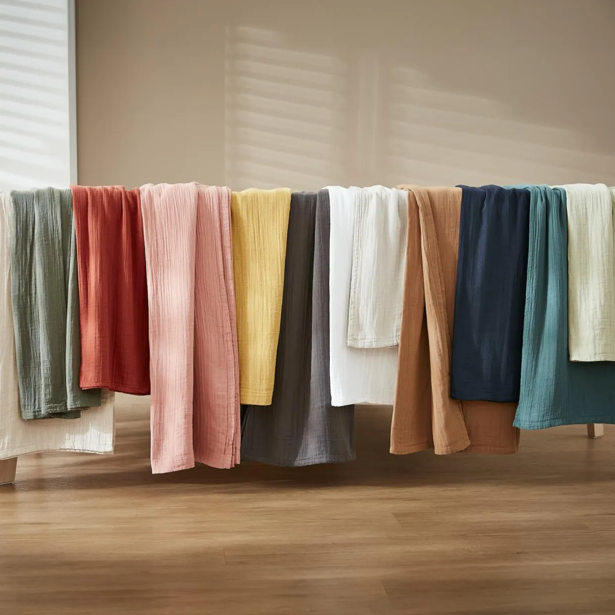 Rideau gaze de coton ajustable (180 x max 300 cm) Gaïa Jaune safran