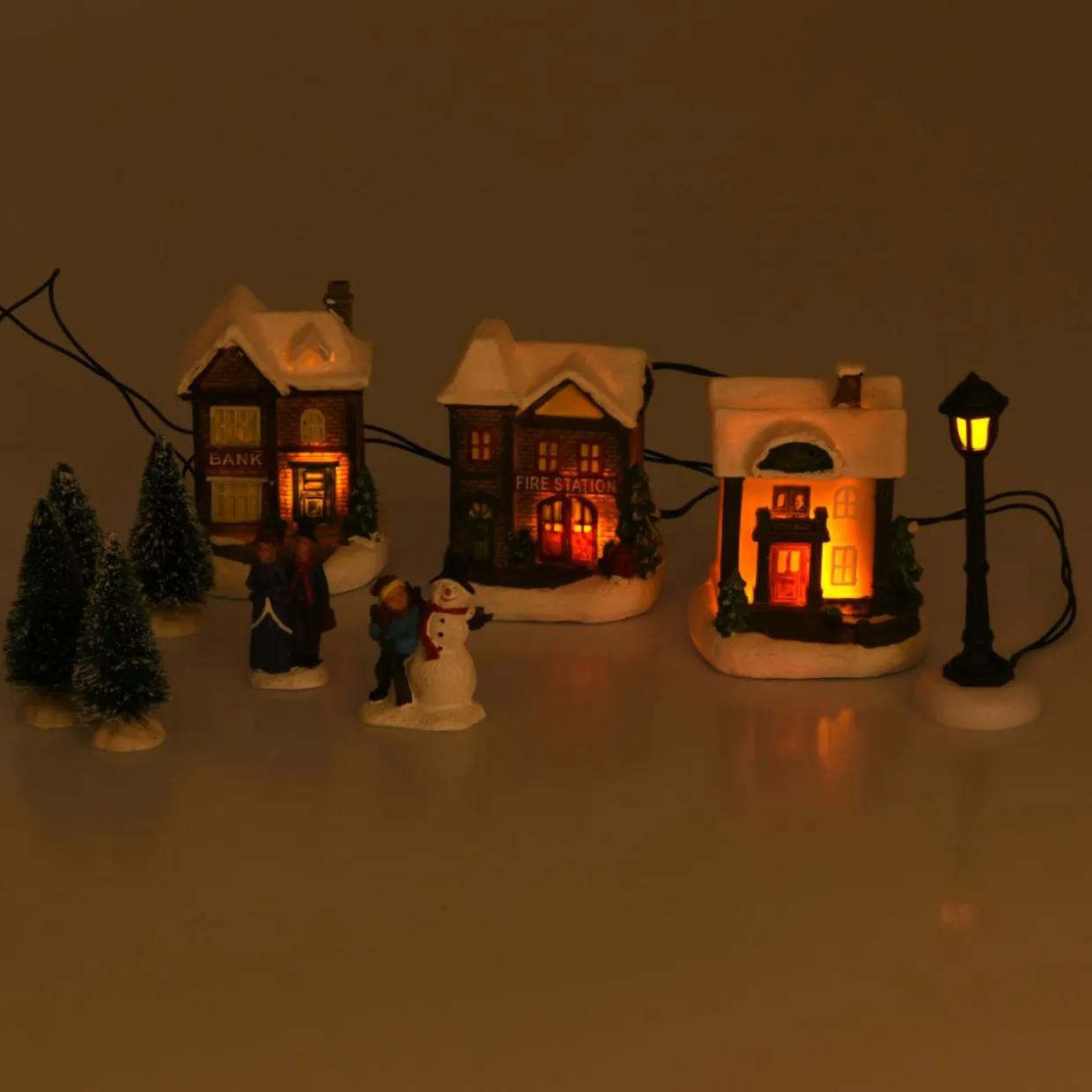 Set complet village illuminé à piles Oslo