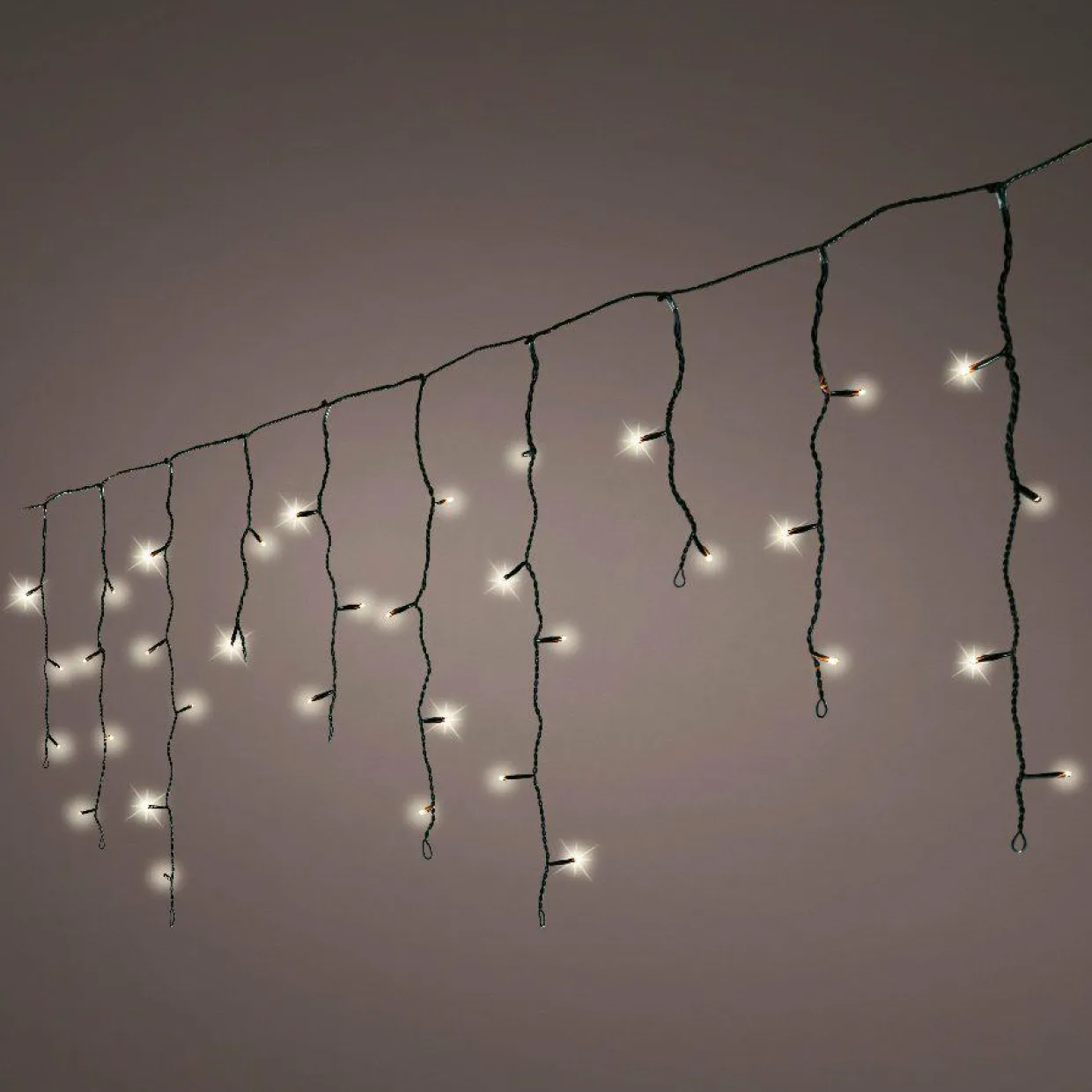 Stalactite lumineuse 7,50 m 175 LED câble noir Blanc chaud