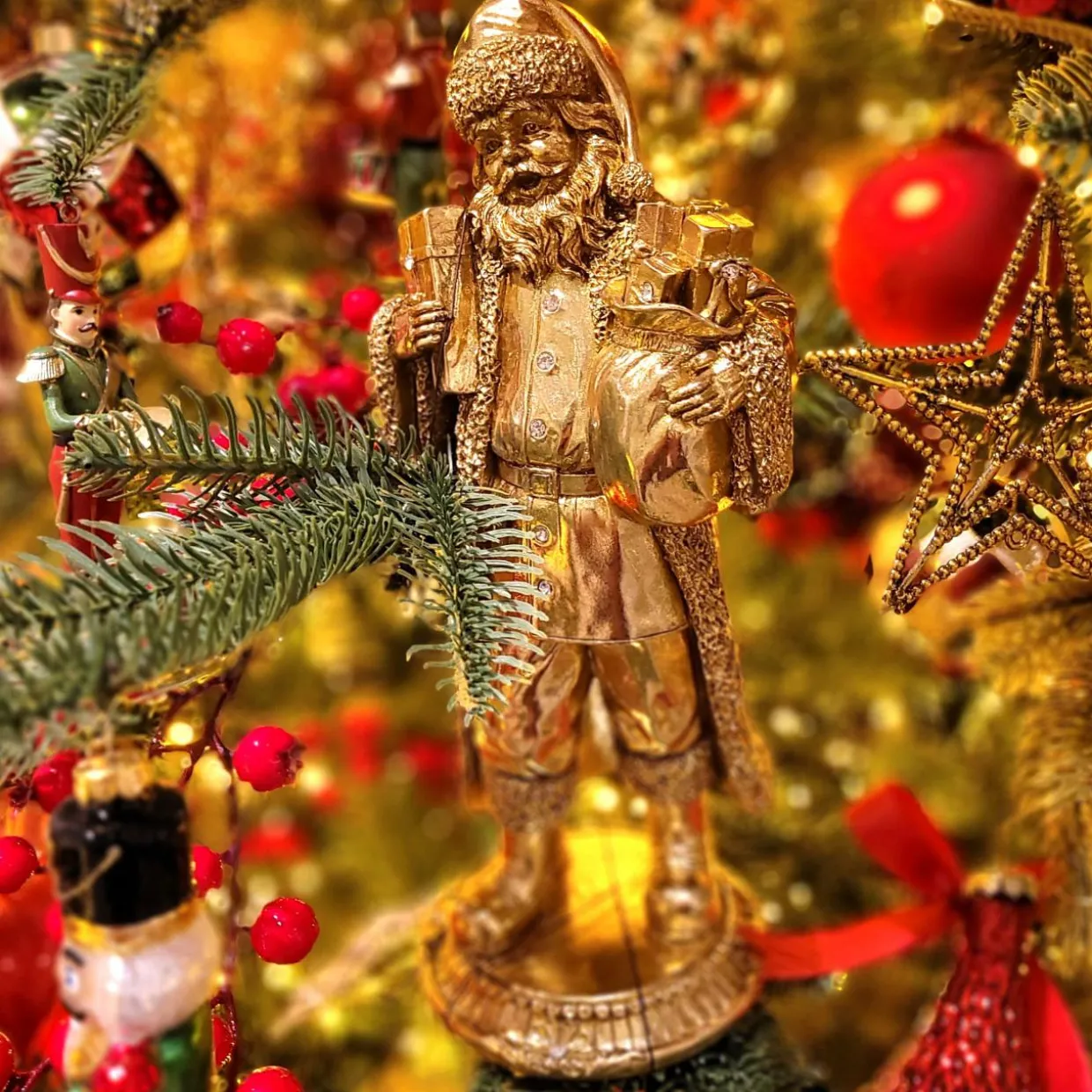 Statue Père Noël (H18 cm) Maestro en or