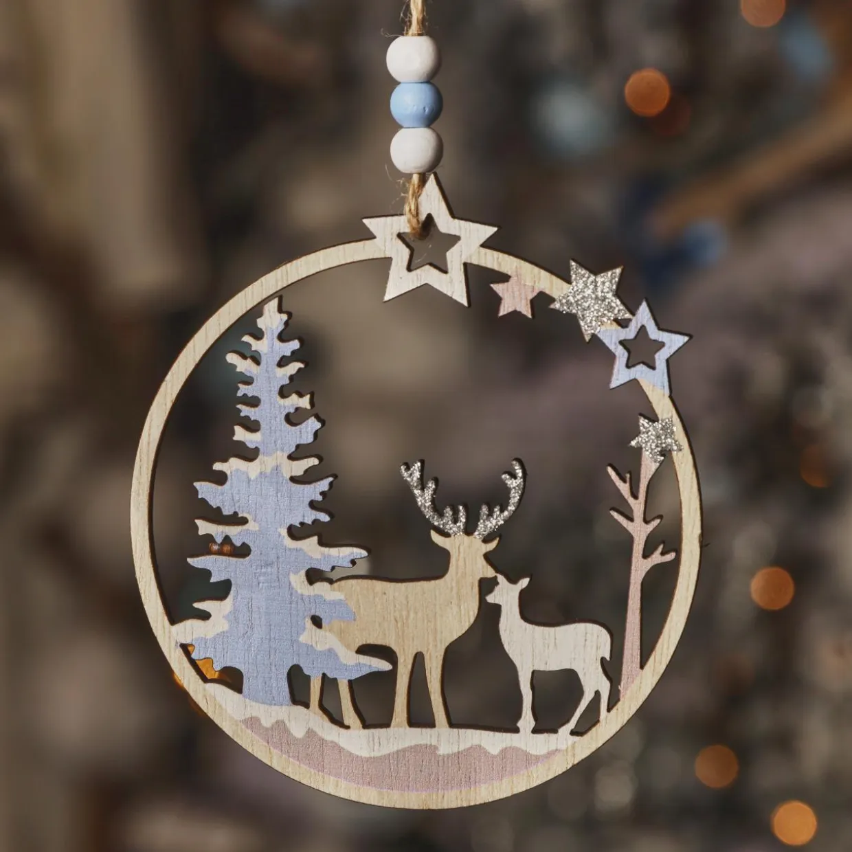 Suspension de Noël en bois (D11 cm) Renne et biche en forêt Bleu