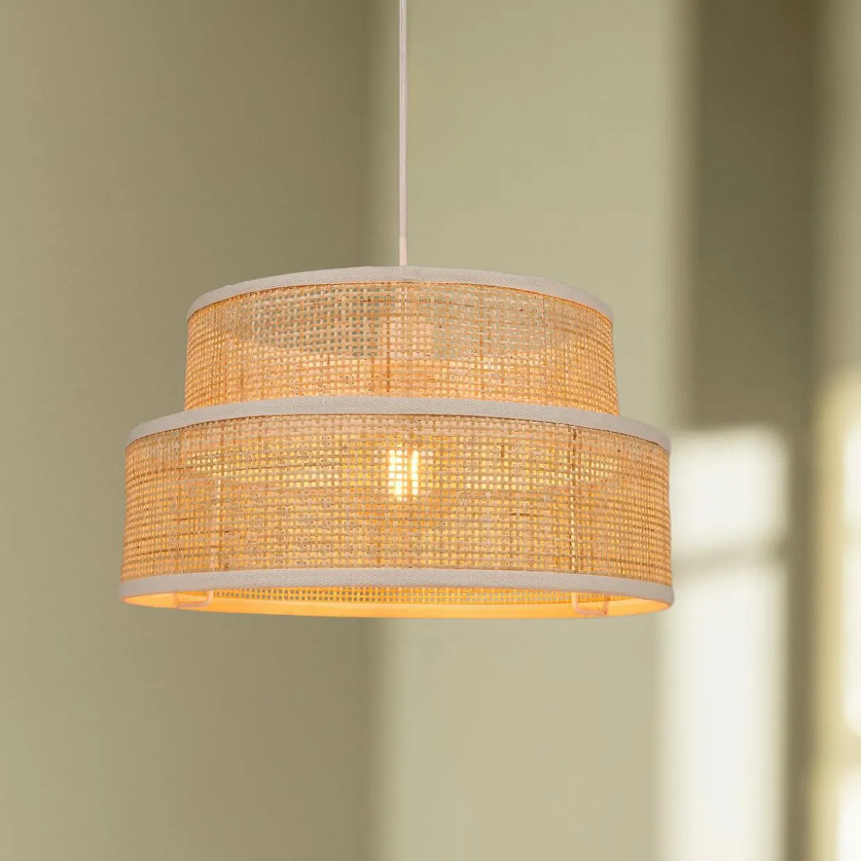 Suspension lumineuse en paille (D35 cm) Yuca Naturel beige