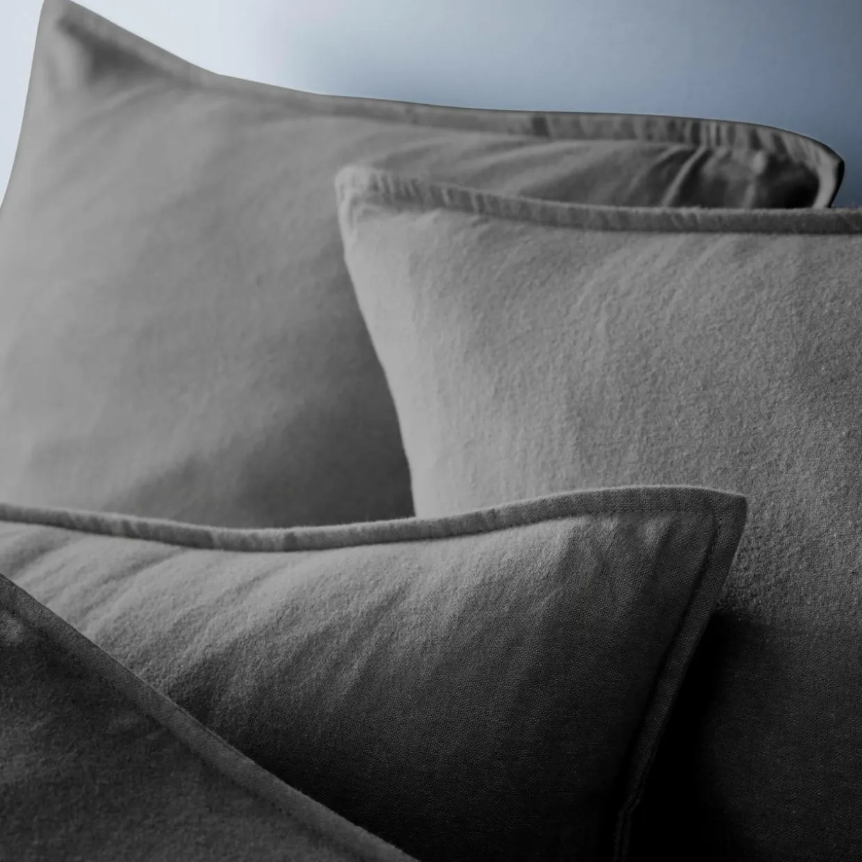 Taie d'oreiller carrée flanelle de coton (80 x 80 cm) Nina Gris anthracite