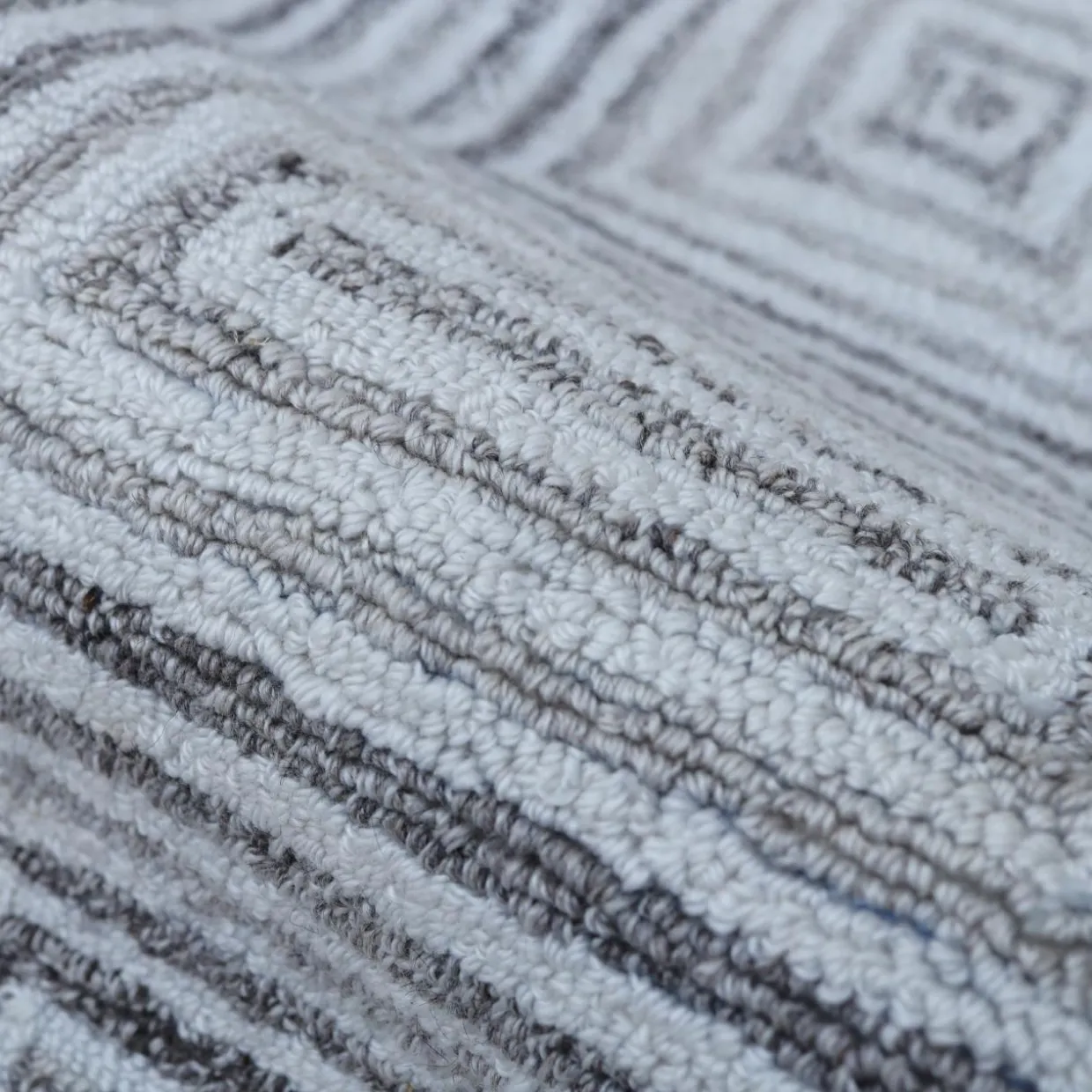 Tapis de salon rectangulaire matière recyclée tuftée (160 x 230 cm) Shelton Gris