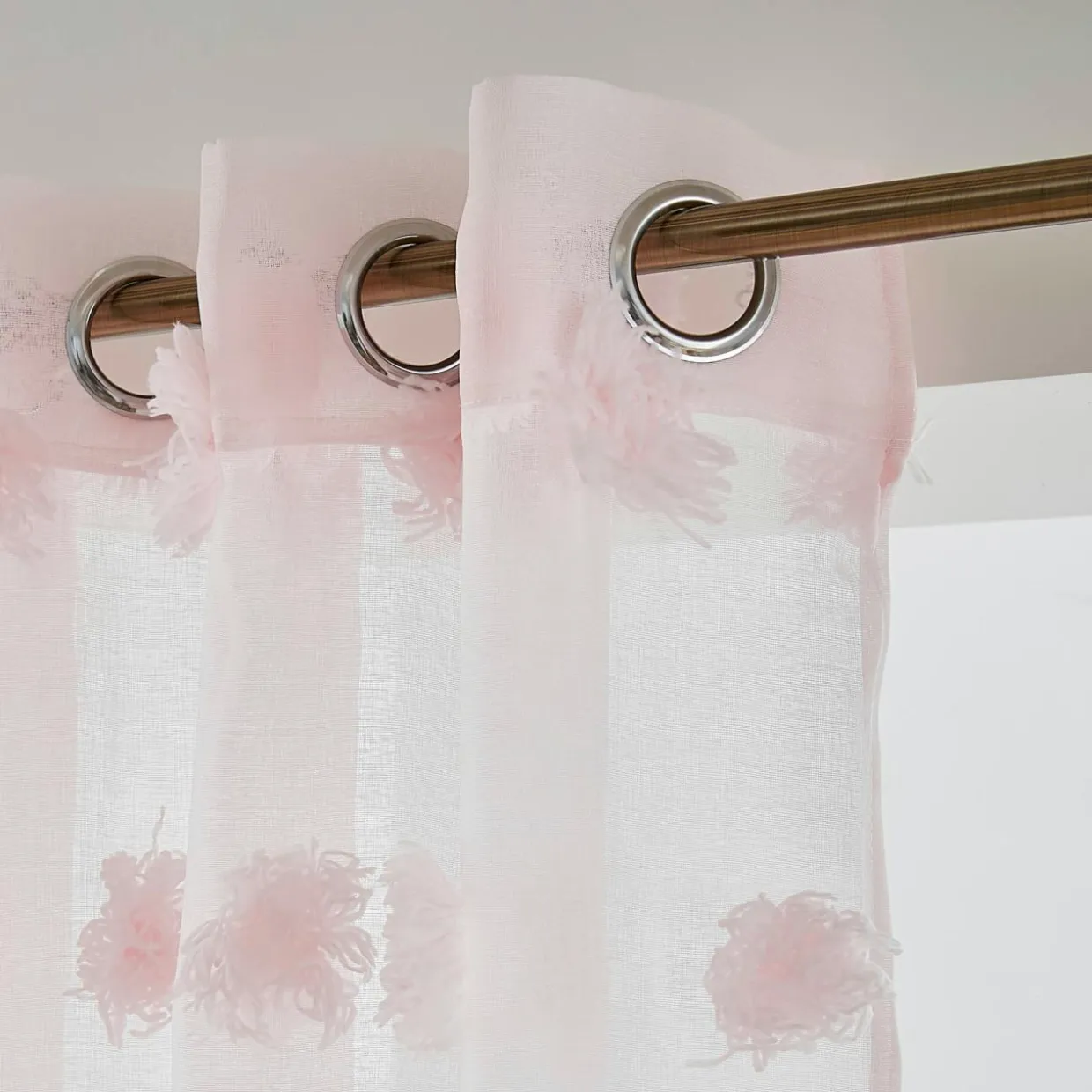 Voilage oeillets pompons (140 x 280 cm) Suzie Rose